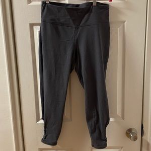 Old Navy Active crop leggings with lattice accent